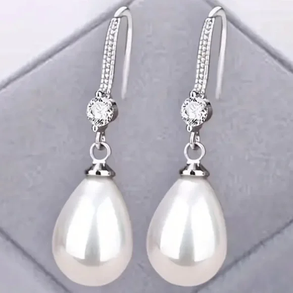 NWOT - Elegant Teardrop Shaped Pearl Earrings - Picture 2 of 7